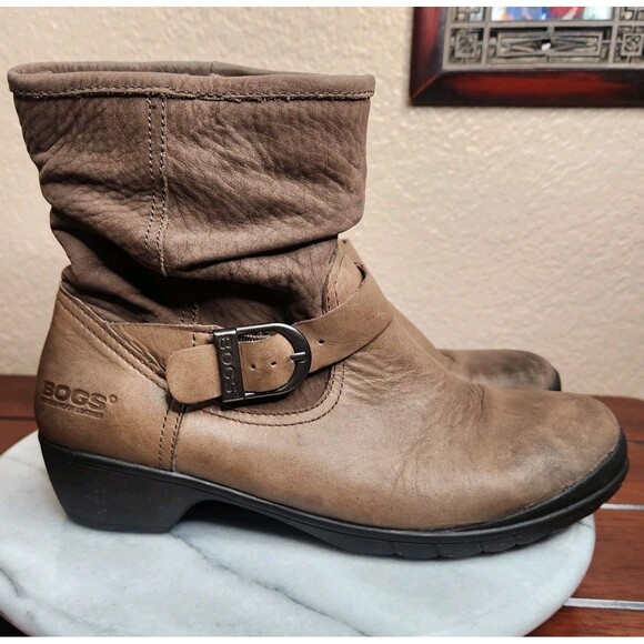 BOGS Cassie Low Rain Boots Size 7 Waterproof Leather Buckle Slouchy Taupe Brown - Picture 1 of 11